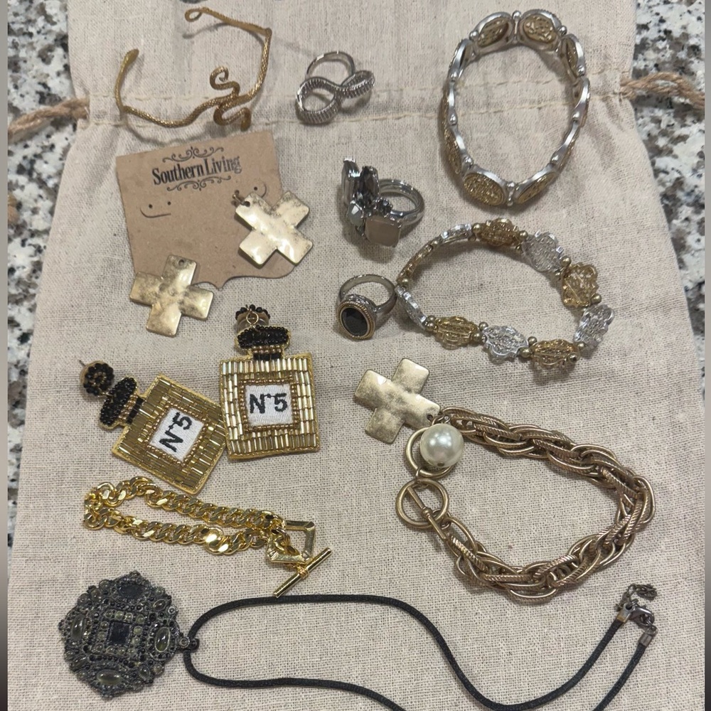 Lot of Gold and Silver Jewelry Collection 11 Piece